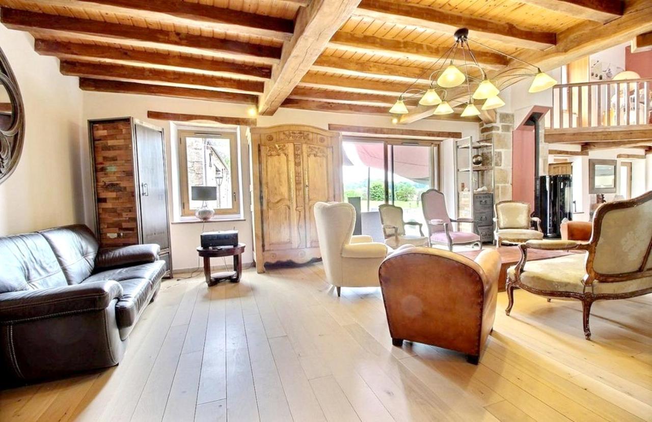Maison Spacieuse A Plougonven Avec Jacuzzi Et Jardin Bagian luar foto