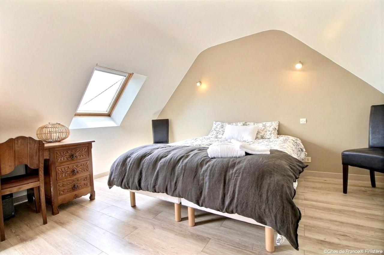 Maison Spacieuse A Plougonven Avec Jacuzzi Et Jardin Bagian luar foto