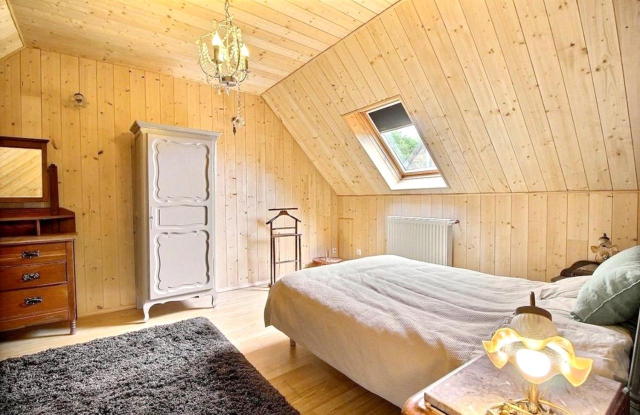 Maison Spacieuse A Plougonven Avec Jacuzzi Et Jardin Bagian luar foto
